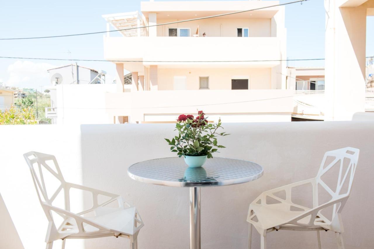 Pearl Seaside Cozy Apartments Chrissi Akti Chania Exterior foto