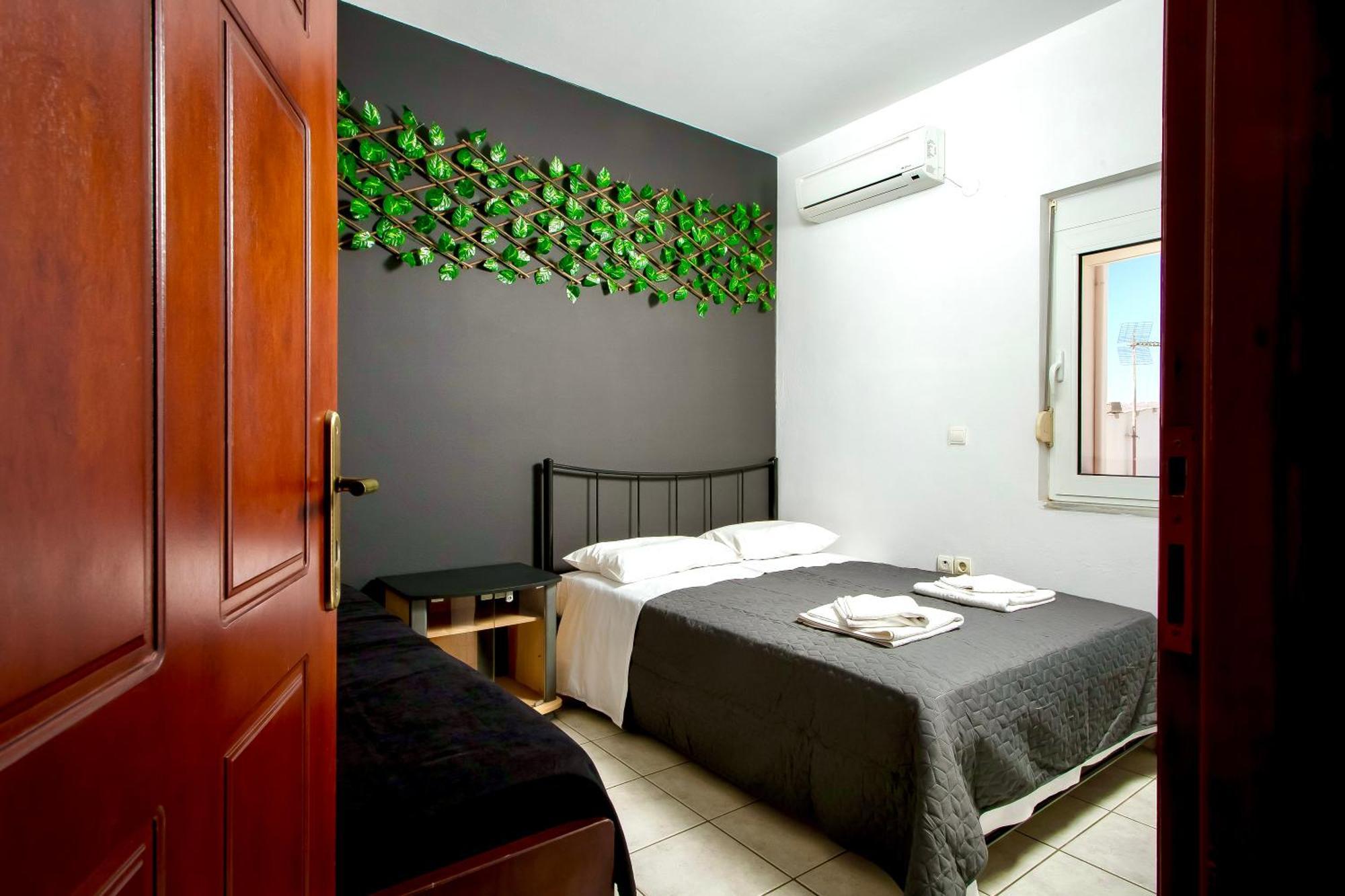 Pearl Seaside Cozy Apartments Chrissi Akti Chania Exterior foto