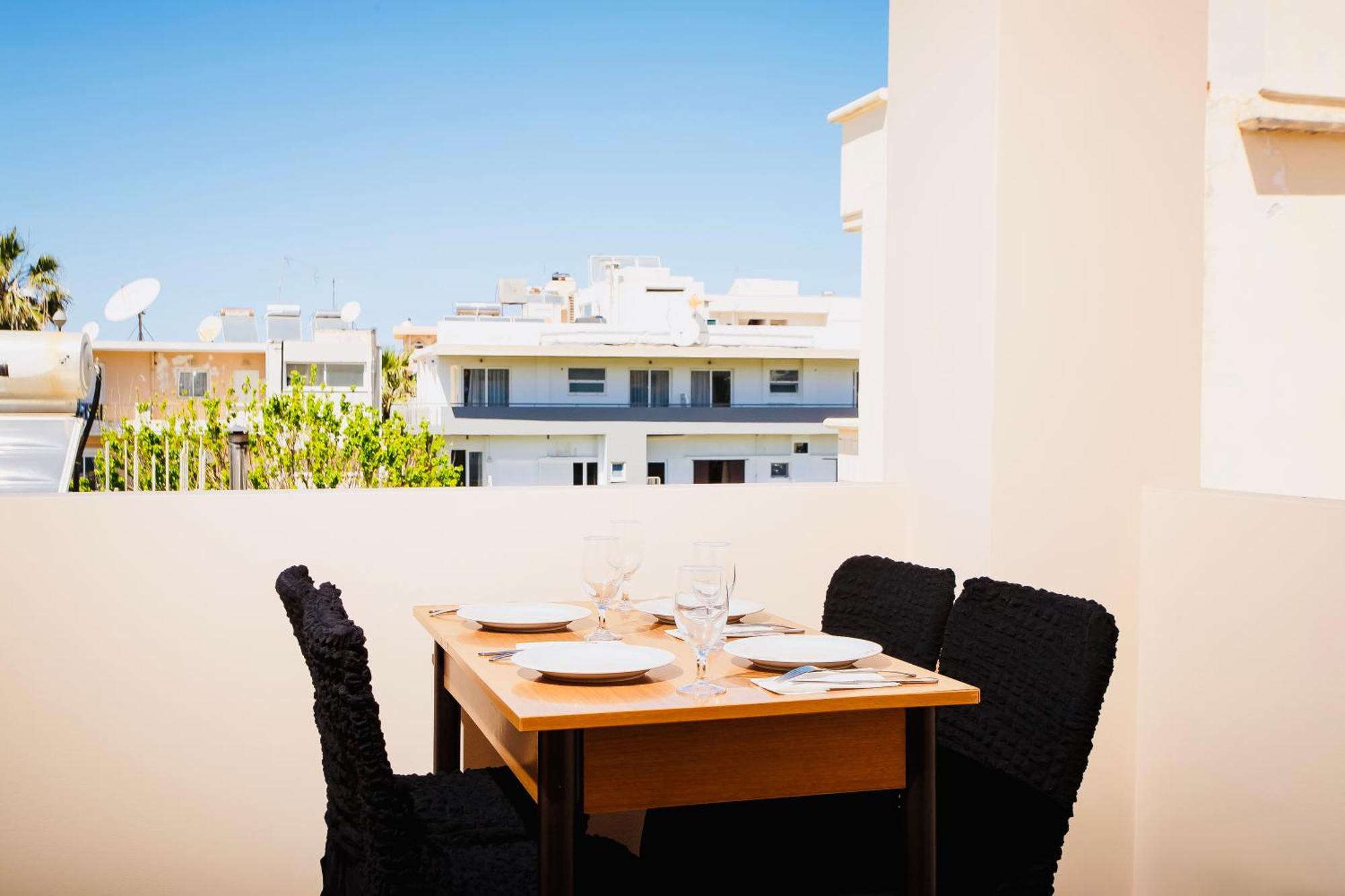 Pearl Seaside Cozy Apartments Chrissi Akti Chania Exterior foto