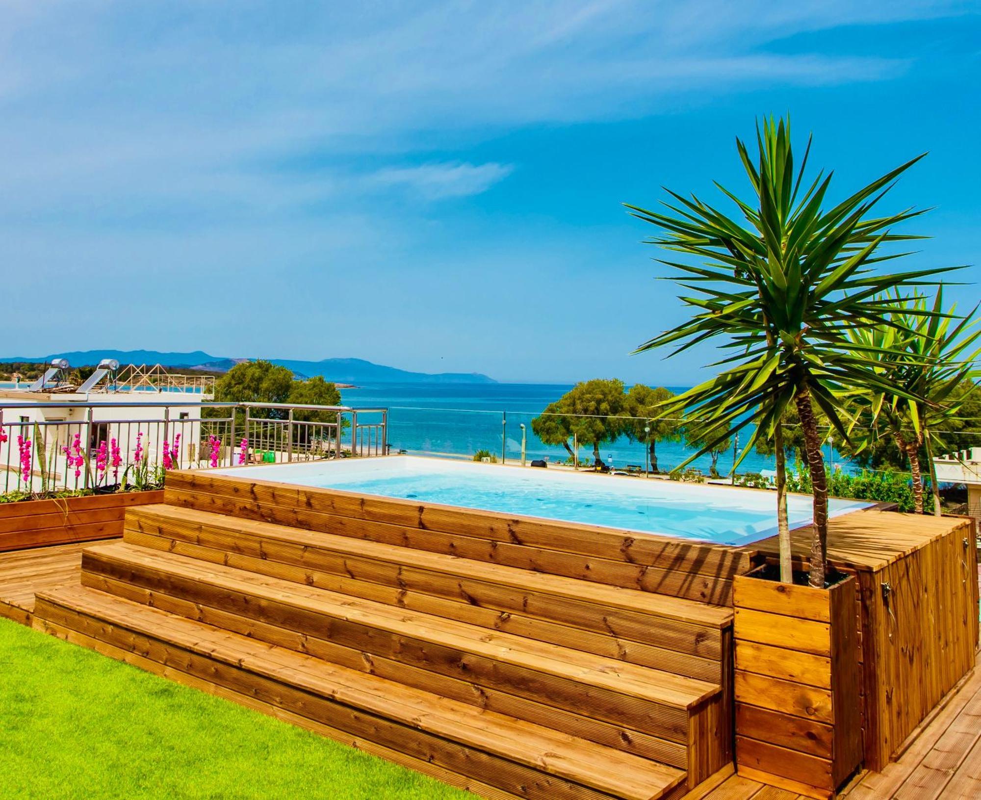 Pearl Seaside Cozy Apartments Chrissi Akti Chania Exterior foto